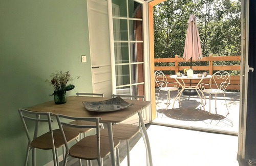 Cenac-et-Saint-Julien Apartamento | Gîte Forêt. Piscine, Terrasse à L'orée des Bois et Situation Idéale 🌿