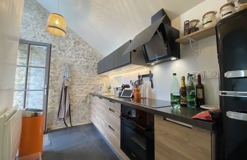 Sainte-Suzanne-and-Chammes Casa | Gîte du Petit Rocher