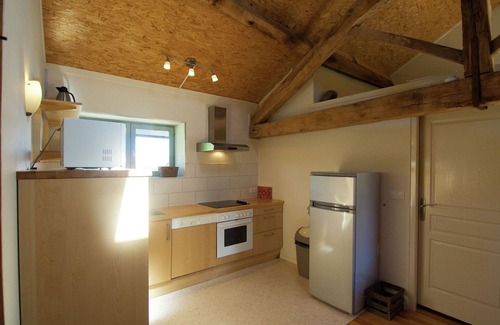 Saint-Leonard-de-Noblat Cabaña | Casa rural atmosférica con gran terraza