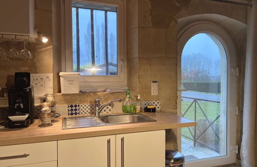 Saint-Eloi Cabaña | Le Pigeonnier de Gondière-Gîte-Romántico-Habitación con desagüe-Vista al Jardín