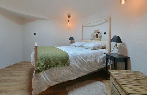 La Haie-Traversaine Casa | Gîte insolite - Pour 5 en pleine nature