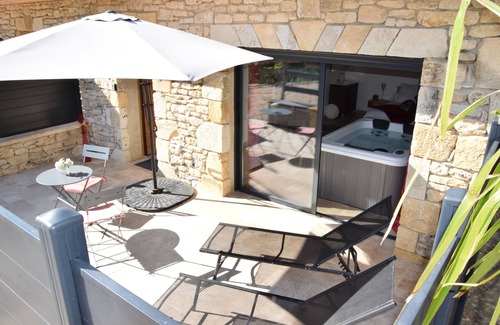 Beynac-et-Cazenac Cabaña | Gîte-L'Étoile Spa-Romántico-Bañera de hidromasaje-Vista al campo