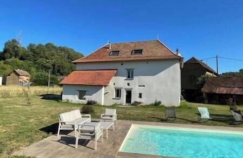 Saint-Sorlin-de-Morestel Casa | Gîte le Clos Margherite. 14 Personnes Piscine
