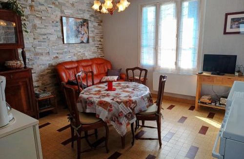 Saint-Agnant-de-Versillat Casa | Gîte La Maison de LEA