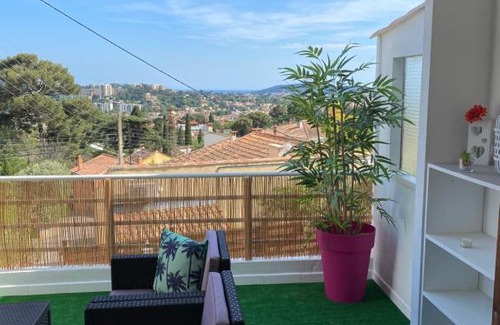 Toulon Casa | Gîte « la sakalava » vue panoramique faron