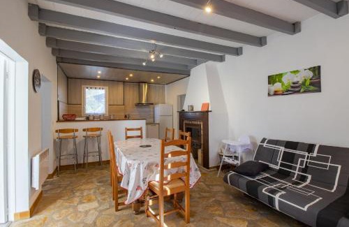 Saint-Andre-dAllas Casa | Gîte La Salamandre