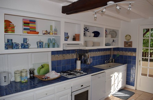 Saint-Vallier Casa | Gîte Lavande. Prachtig Gerestaureerde Gite met Verwarmd Zwembad in de Charente