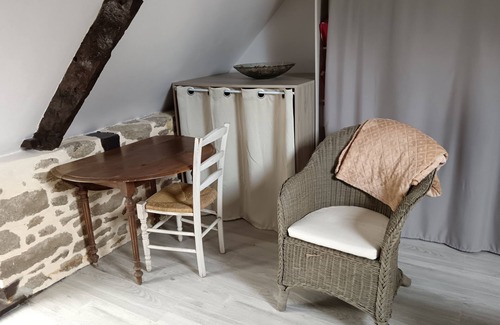 Le Gouray Casa | Gîte Le Cheval qui Rit Breton house in quiet hamlet Pets welcome