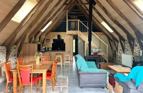 Coubisou Casa | Gîte Le Couderc de Coubisou, renovated barn