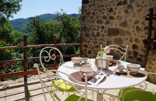 Saint-Julien-du-Gua Casa | Gîte * "le refuge des fées"
