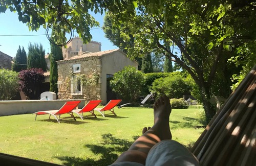 Suze-la-Rousse Casa | Gîte 'Les Aiguières en Provence' with Private Terrace, Private Garden and Wi-Fi