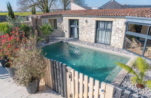 Forges Casa | Gîte Lunaben-Maison en pierres avec piscine