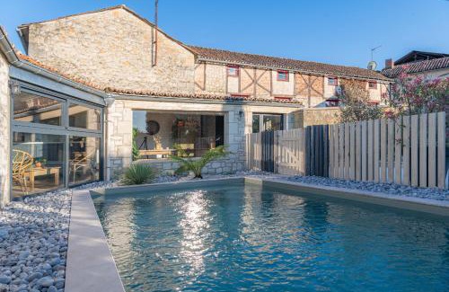 Forges Casa | Gîte Lunaben-Maison en pierres avec piscine