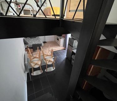 Josselin Casa | Gîte maisonnette- Et à côté coule une rivière