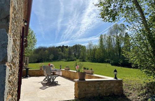 Saint-Amand-de-Vergt Casa | Gîte MERLANDE - à 600m de Plan d'eau de Neufont
