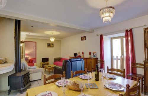 La Terrasse-sur-Dorlay Casa | Gîte moderne avec patio privatif, proche Parc du Pilat, idéal pour activités plein air et détente - FR-1-496-70
