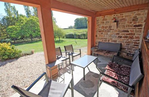 Mailhac-sur-Benaize Casa | Gîte Montbrugnaud: "les trois chênes"