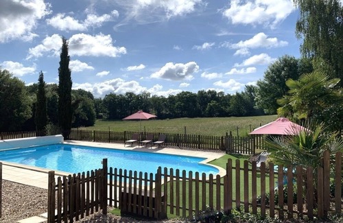 Coutras Casa | Gîte Nature: Piscina privada-Aire acondicionado-Juegos-Caballos-5hectáreas-Haras
