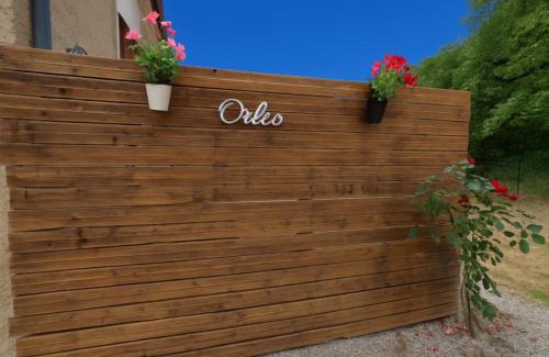 Saint-Vincent-Rive-d'Olt Apartamento | Gîte Orléo Appartement indépendant au cœur du Lot