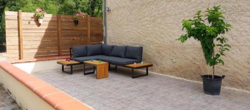 Saint-Vincent-Rive-d'Olt Apartamento | Gîte Orléo Appartement indépendant au cœur du Lot
