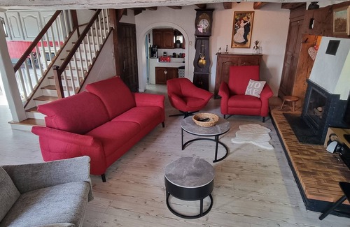 Maurs Casa | Gîte Piscine Cantal Lot. Charme/confort/loisirs. Corps Ferme Clos & Privatif