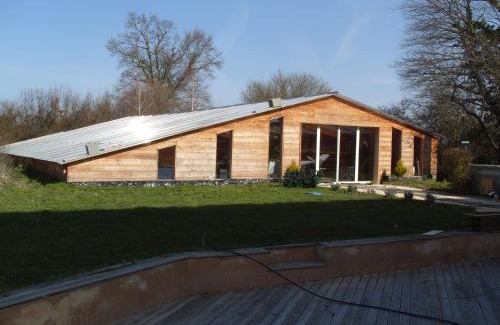 Lignieres Cama Y Desayuno | Gîte, piscine L'Ange Blanc 28 personnes