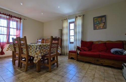 Jax Casa | Gîte restauré avec grand terrain clos, salle de jeux, proche du Puy en Velay et Chavaniac-Lafayette - FR-1-582-297
