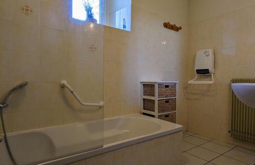 Jax Casa | Gîte restauré avec grand terrain clos, salle de jeux, proche du Puy en Velay et Chavaniac-Lafayette - FR-1-582-297