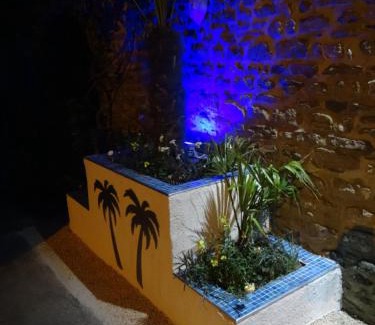 Surtainville Casa | Gîte "ROSE des SABLES" - PISCINE jusqu'au 15 SEPTEMBRE, JARDIN BOTANIQUE, COMMERCES &MER