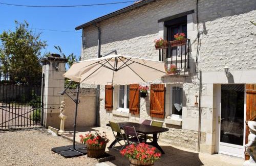 La Tour-Saint-Gelin Casa | Gîte rural 1 chambre, cour close, équipements bébé, Wi-Fi, proche mini-golf, non fumeur, tout inclus - FR-1-381-24
