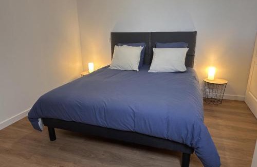 Saint-Bonnet-de-Four Casa | Gîte rural avec animaux, parking et Wifi à Saint Bonnet de Four - FR-1-489-560