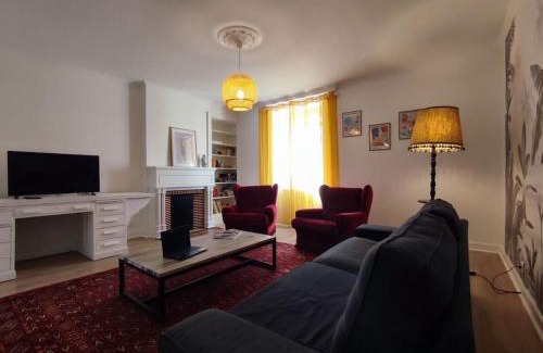 Chateauroux Casa | Gîte Saint-Denis - proche centre ville - jardin