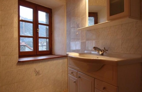 Saint-Julien-des-Chazes Casa | Gîte Saint-Julien-des-Chazes, 4 pièces, 8 personnes - FR-1-582-25