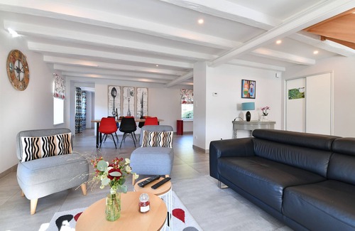 Saint-Amarin Casa | Gîte Spacieux et Confortable Avec spa et Jardin Privatif à Saint-amarin