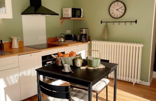 Noyers-sur-Cher Casa | Gîte tout confort pour 6-8 pers, cœur de village, parking privé, jardin clos, proche ZooParc de Beauval - FR-1-491-344
