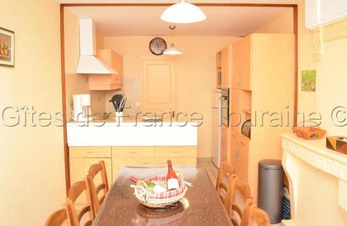 La Tour-Saint-Gelin Casa | Gîte Tout Inclus avec Jardin, Proche Richelieu, Idéal Familles, Animaux Acceptés - FR-1-381-434