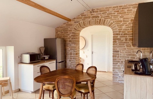 Vougeot Casa | Gîtes bo Maisonnette de charme - View Clos Vougeot castle