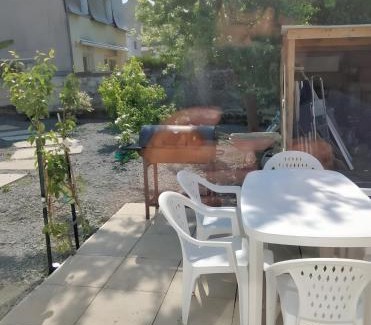 Saumur Casa | Gîtes citadin avec jardin arboré