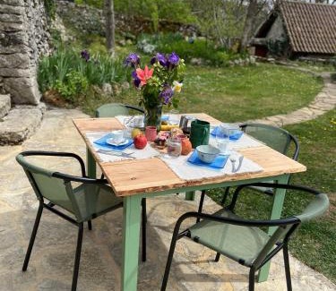 Saint-Chels Casa | Gîtes sur Le Causse de St CHELS, charme sport et détente