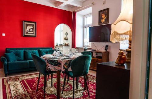 Srodmiescie Apartamento | Górna Royal Red Apartment