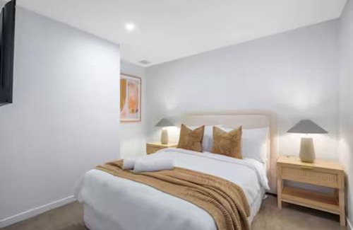 East Brisbane Apartamento | Gabba Oasis - Luxury 3BR Apt & Pool