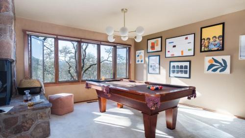 Santa Rosa Casa | Gable by AvantStay Beautiful 3.5 Acre Oasis w Gorgeous Views Pool Hot Tub