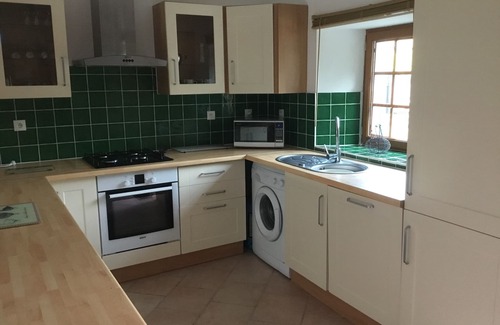 Canihuel Casa | FR21938, Gable End Cottage Sleeps 5 (3 Bedrooms)
