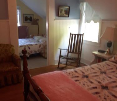 Stayner Cama Y Desayuno | Gables Bed & Breakfast