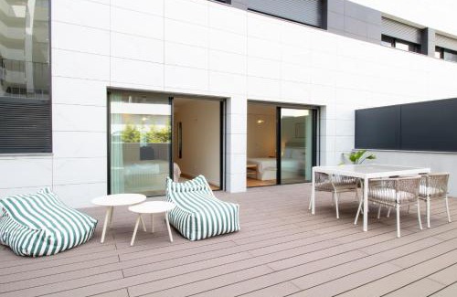Ramalde Apartamento | Gaia Elegant Apartment with Patio by LovelyStay