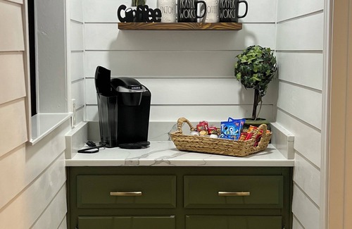 Gainesville Casa | Gainesville Getaway. Newly remodeled home minutes from WinStar and NCTC