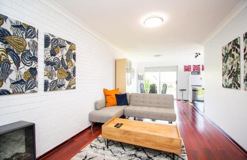 Spencer Park Casa | Gairdner Cottage - something a bit different!