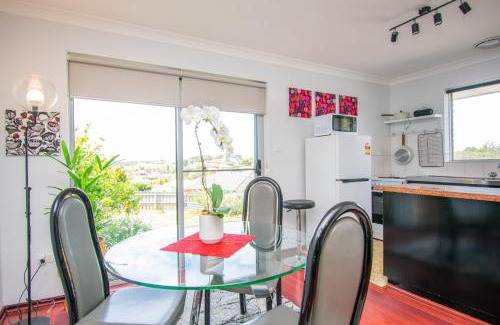 Spencer Park Casa | Gairdner Cottage - something a bit different!