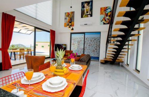 Uzumlu Villa | Gala açık ve kapalı havuzu bulunan lüks villa