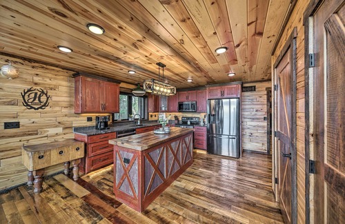 Galena Cabina | Galena Cabin w/ Wraparound Porch & Game Room!
